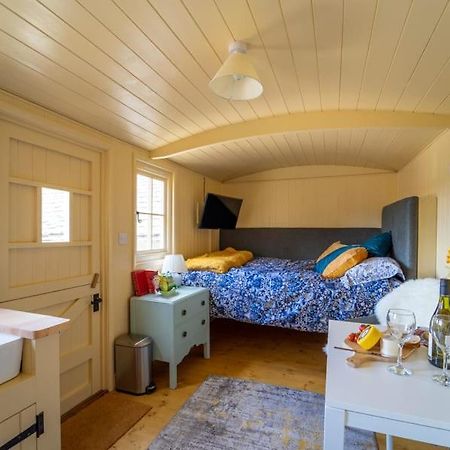 The Baytree Shepherds Hut Villa Stonehouse  Ngoại thất bức ảnh