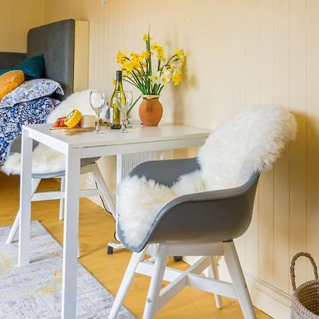The Baytree Shepherds Hut Villa Stonehouse  Ngoại thất bức ảnh
